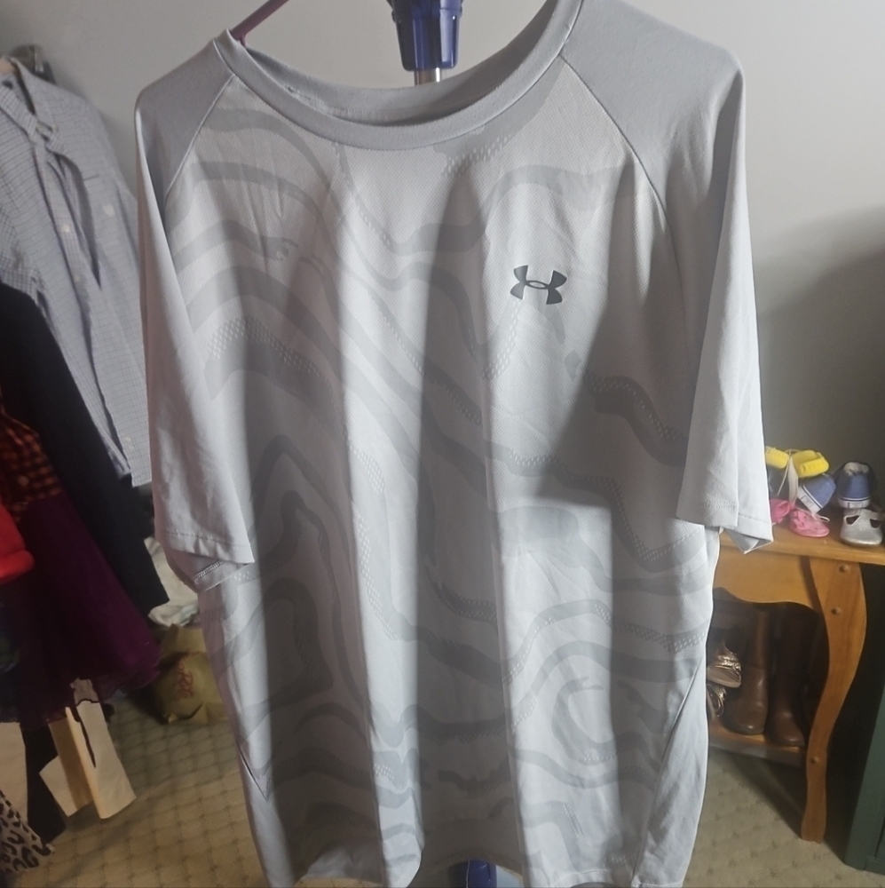 Under Armour‎ Men's Light Gray Patterned Tee